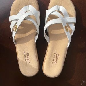 G.H. Bass Sunjuns Classic White Leather Sandals Size 7